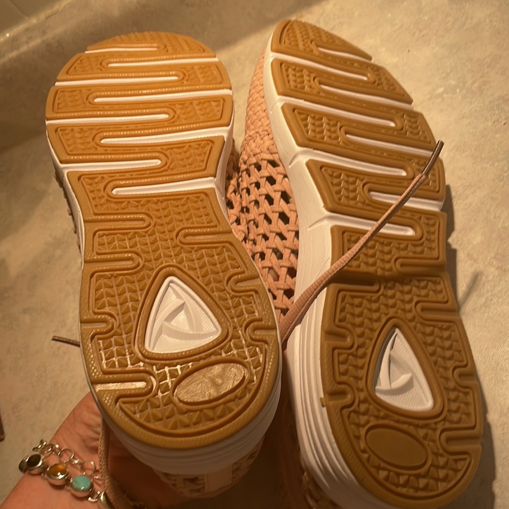 NWOT Shoedazzle shoes - Picture 5 of 10